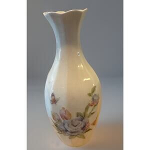 Vintage Hammersley China Celeste White Vase Flowers Butterfly 6 3/4" Preowned
